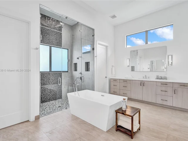 12361 NW 18th St, Plantation FL 33323