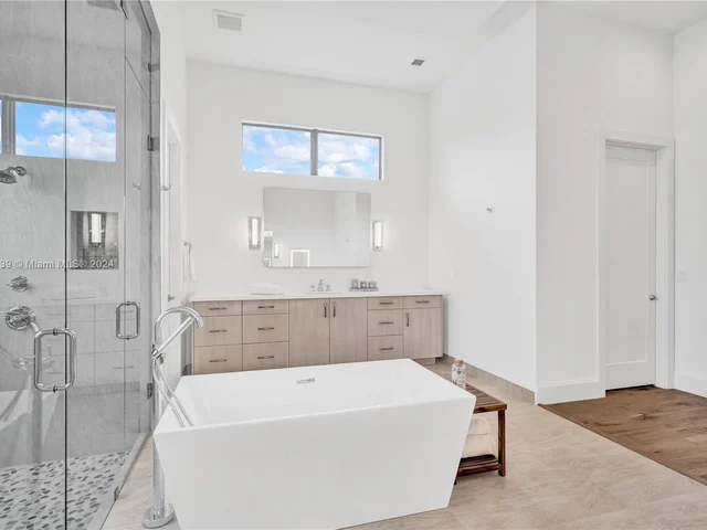 12361 NW 18th St, Plantation FL 33323