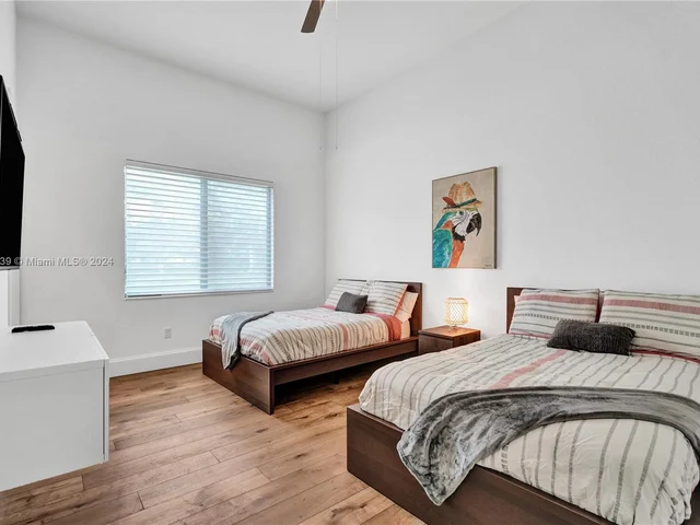 12361 NW 18th St, Plantation FL 33323