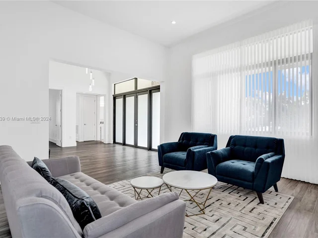 12361 NW 18th St, Plantation FL 33323