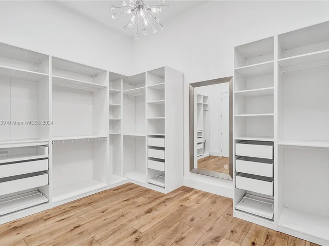 12361 NW 18th St, Plantation FL 33323