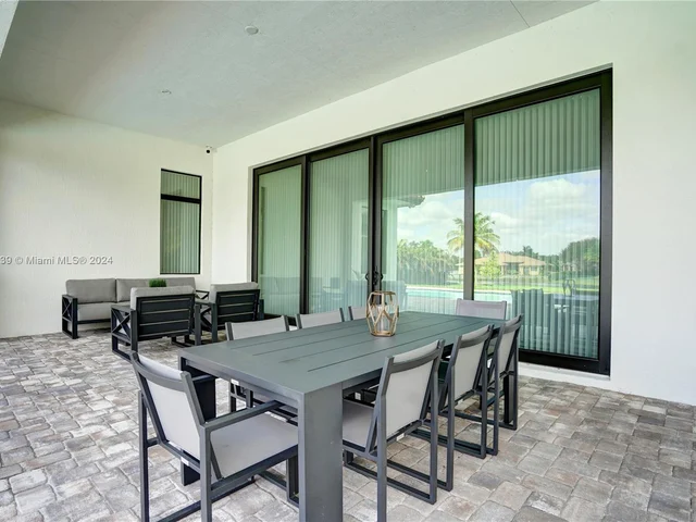 12361 NW 18th St, Plantation FL 33323