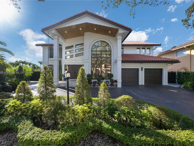 8462 NW 168th Ter, Miami Lakes FL 33016