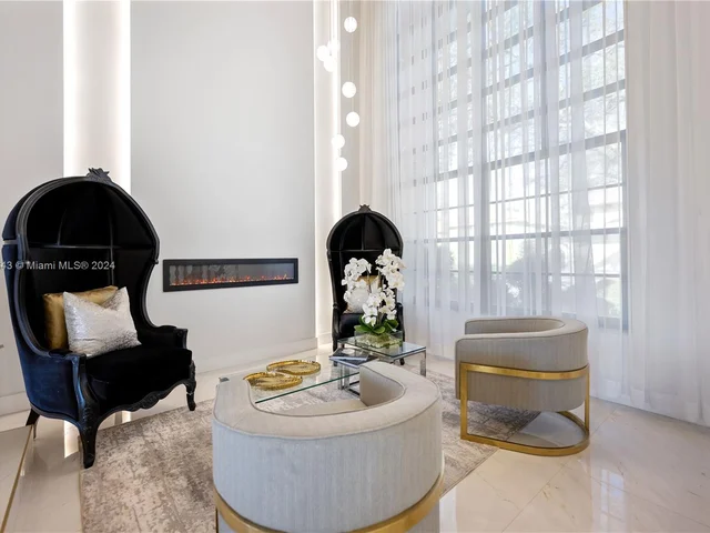 8462 NW 168th Ter, Miami Lakes FL 33016