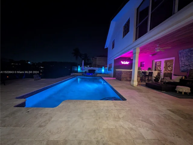 8462 NW 168th Ter, Miami Lakes FL 33016