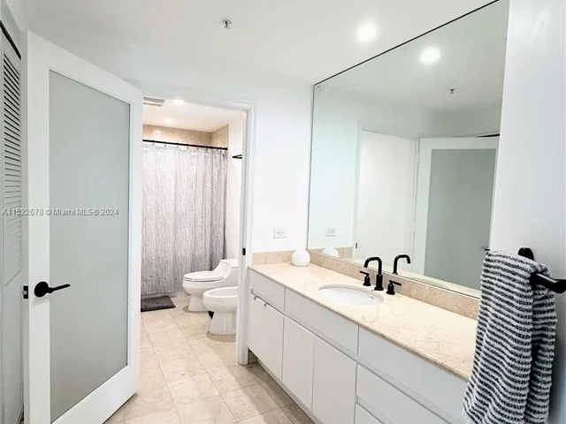 848 Brickell Key Dr # 1003, Miami FL 33131