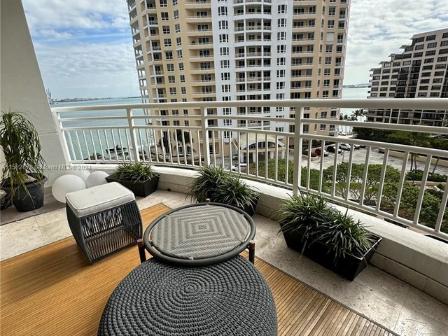 848 Brickell Key Dr # 1003, Miami FL 33131