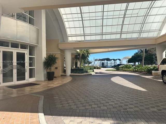 848 Brickell Key Dr # 1003, Miami FL 33131