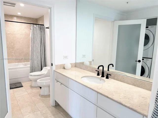 848 Brickell Key Dr # 1003, Miami FL 33131