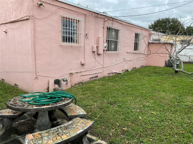 341 Tamiami Blvd, Miami FL 33144