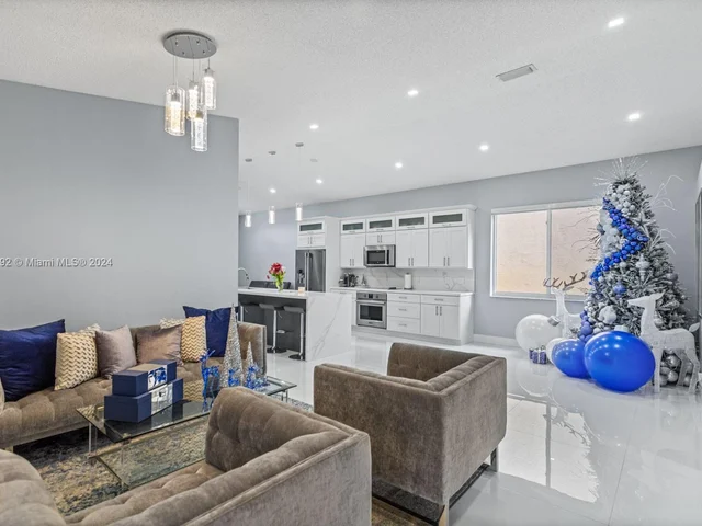 14981 SW 18th St, Miramar FL 33027