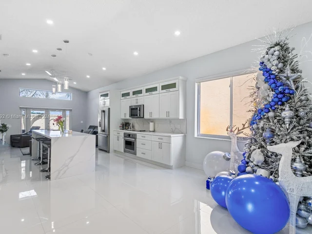 14981 SW 18th St, Miramar FL 33027