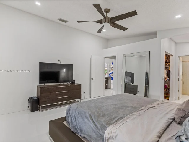 14981 SW 18th St, Miramar FL 33027