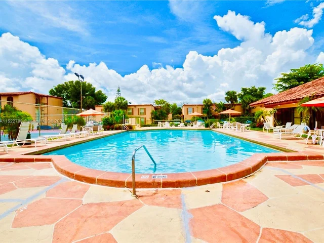 7231 Miami Lakes Dr # C18, Miami Lakes FL 33014