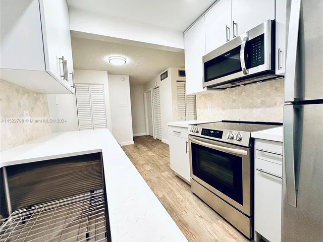 7231 Miami Lakes Dr # C18, Miami Lakes FL 33014