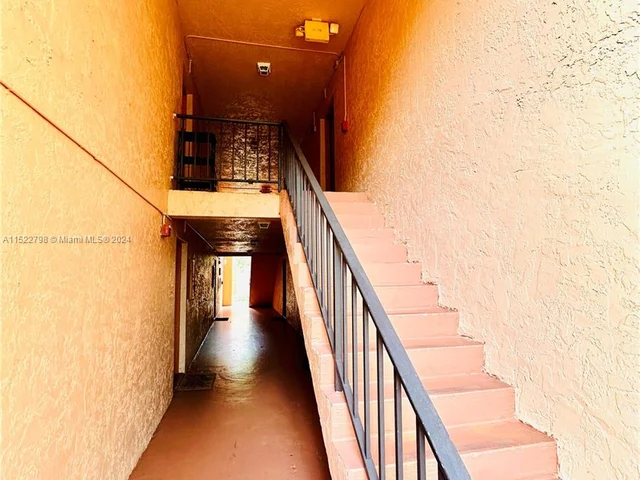 7231 Miami Lakes Dr # C18, Miami Lakes FL 33014