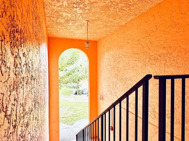 7231 Miami Lakes Dr # C18, Miami Lakes FL 33014