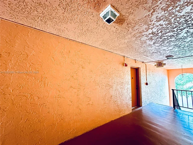 7231 Miami Lakes Dr # C18, Miami Lakes FL 33014