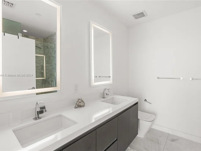 851 ne 1st ave # 3900, Miami FL 33132