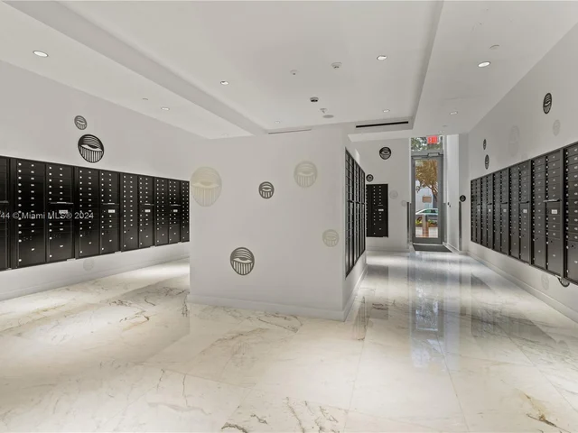 851 ne 1st ave # 3900, Miami FL 33132