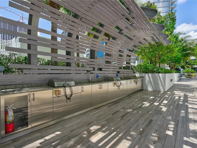 851 ne 1st ave # 3900, Miami FL 33132