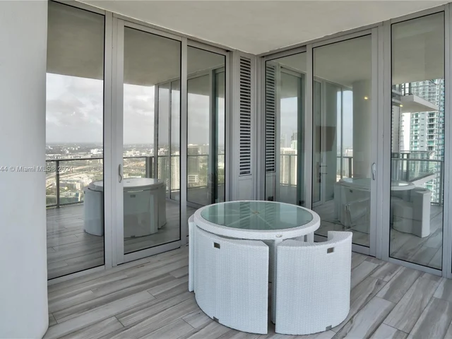 851 ne 1st ave # 3900, Miami FL 33132