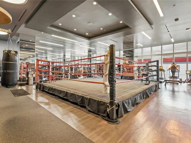 851 ne 1st ave # 3900, Miami FL 33132