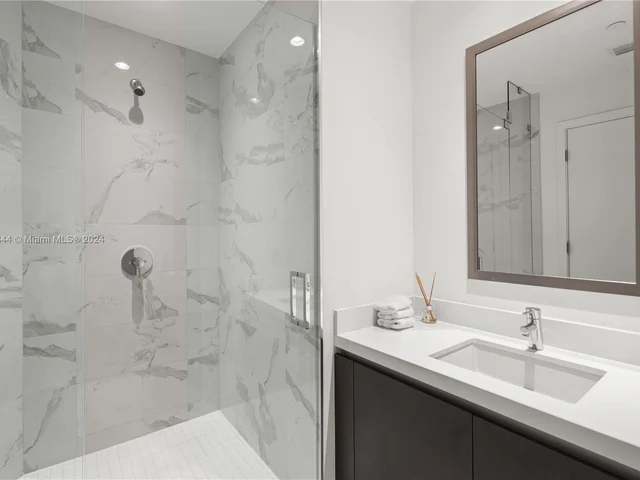 851 ne 1st ave # 3900, Miami FL 33132