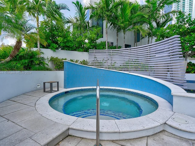 851 ne 1st ave # 3900, Miami FL 33132