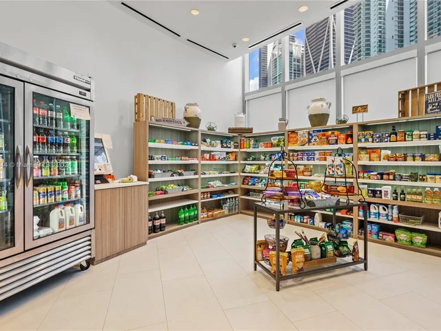 851 ne 1st ave # 3900, Miami FL 33132