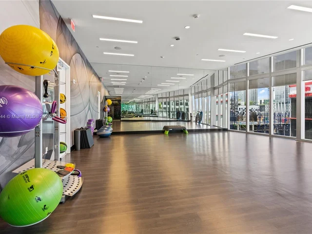 851 ne 1st ave # 3900, Miami FL 33132