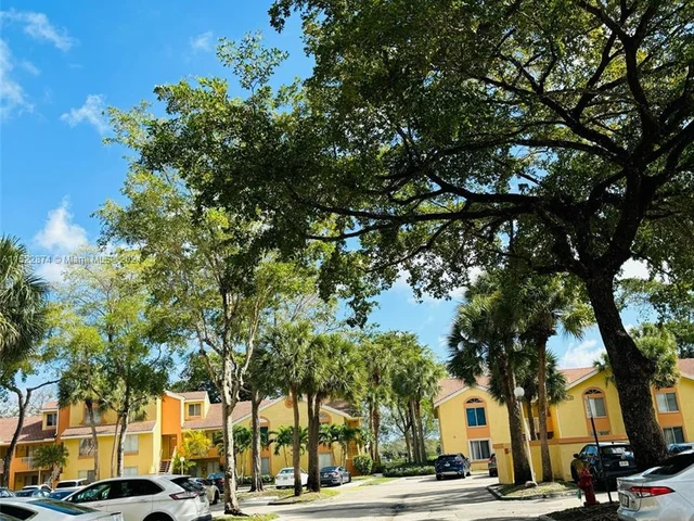 1031 Coral Club Dr # 1031, Coral Springs FL 33071