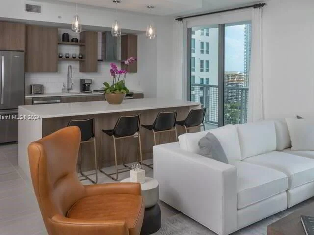 340 SE 3rd St # 1710, Miami FL 33131