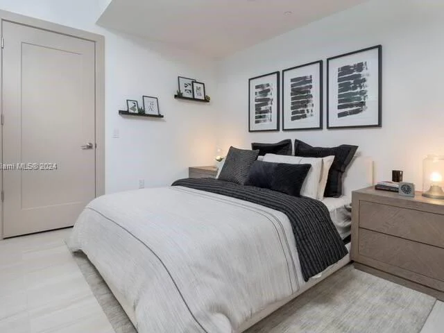 340 SE 3rd St # 1710, Miami FL 33131