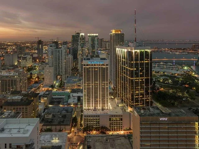 340 SE 3rd St # 1710, Miami FL 33131