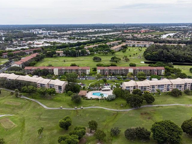 13455 SW 3rd St # 312S, Pembroke Pines FL 33027