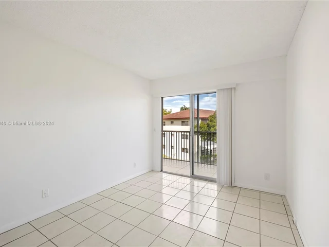 13455 SW 3rd St # 312S, Pembroke Pines FL 33027