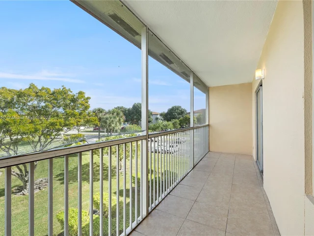 13455 SW 3rd St # 312S, Pembroke Pines FL 33027