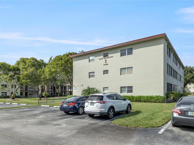 13455 SW 3rd St # 312S, Pembroke Pines FL 33027