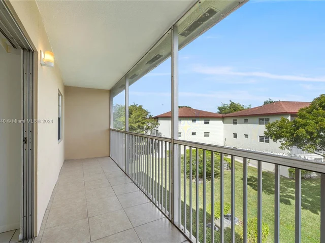 13455 SW 3rd St # 312S, Pembroke Pines FL 33027