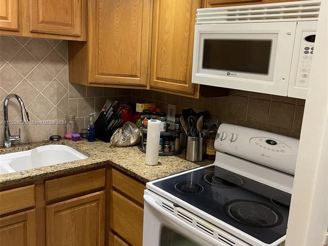 4156 Inverrary Dr # 404, Lauderhill FL 33319