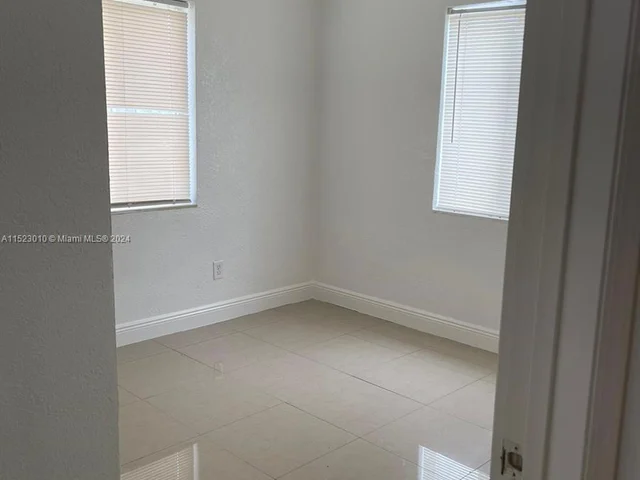 11320 SW 55th St, Miami FL 33165