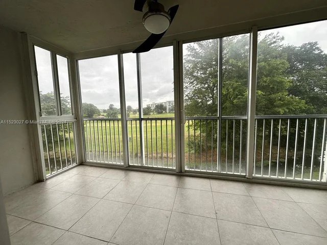 2851 S Palm Aire Dr # 310, Pompano Beach FL 33069