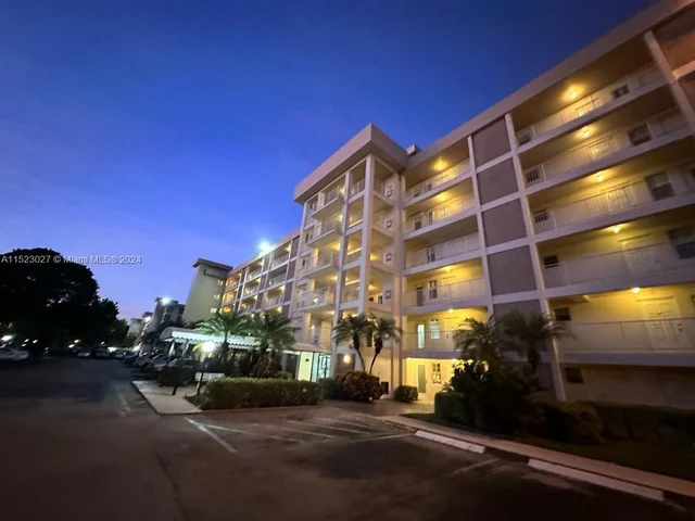 2851 S Palm Aire Dr # 310, Pompano Beach FL 33069