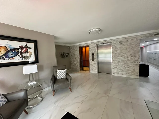 2851 S Palm Aire Dr # 310, Pompano Beach FL 33069