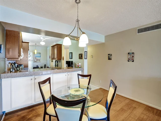 6203 Coral Lake Dr # 103, Margate FL 33063