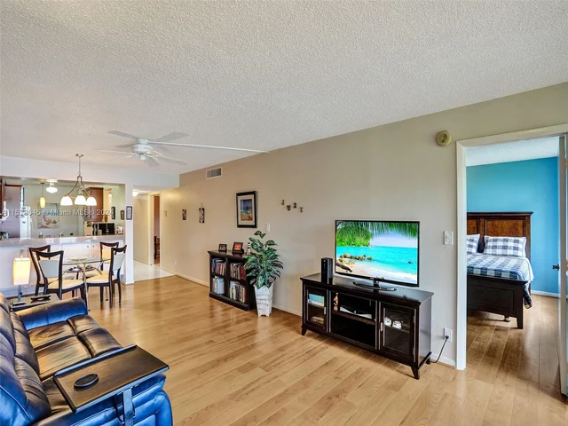 6203 Coral Lake Dr # 103, Margate FL 33063