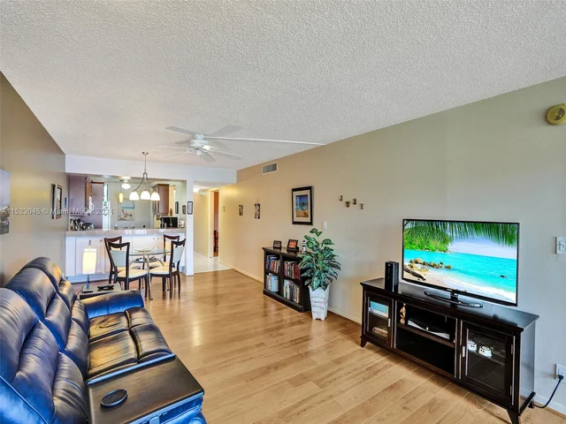 6203 Coral Lake Dr # 103, Margate FL 33063