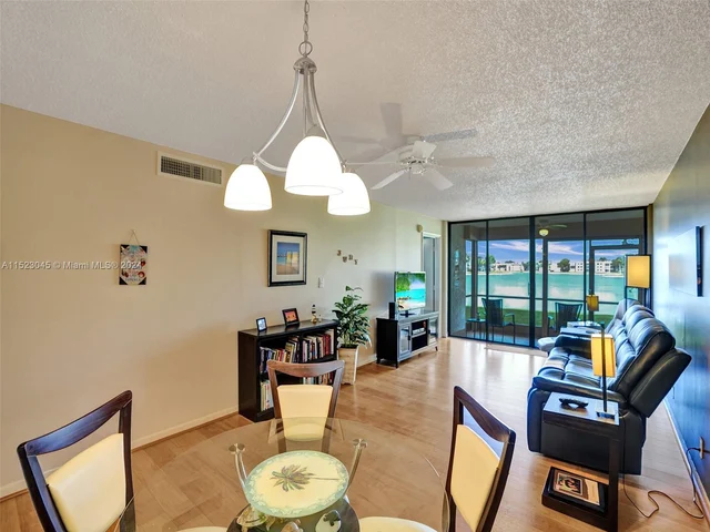 6203 Coral Lake Dr # 103, Margate FL 33063