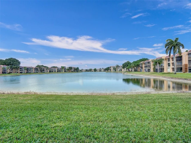 6203 Coral Lake Dr # 103, Margate FL 33063